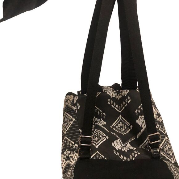 No Boundaries Boho Quilted Backpack Front Snap Pockets Inner Drawstring Closure - Picture 3 of 11